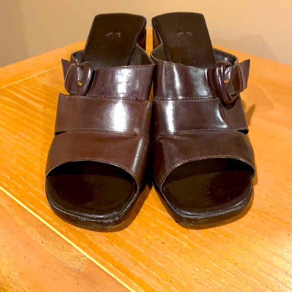 Enzo Angiolini Brown leather slide on heels with buckle accent - Picture 2 of 4